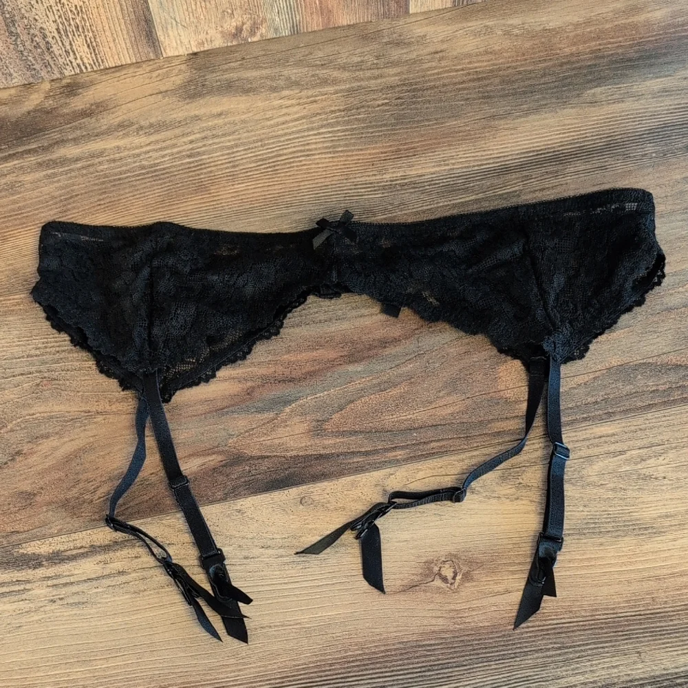 Torrid Black Lace Garter Belt 1/2 Plus Size                                 C355